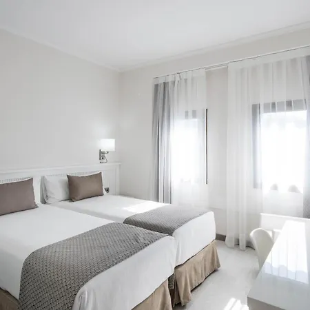 Catalonia Roma Hotel 3*