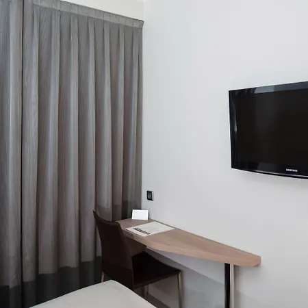 Catalonia Roma Hotel 3*